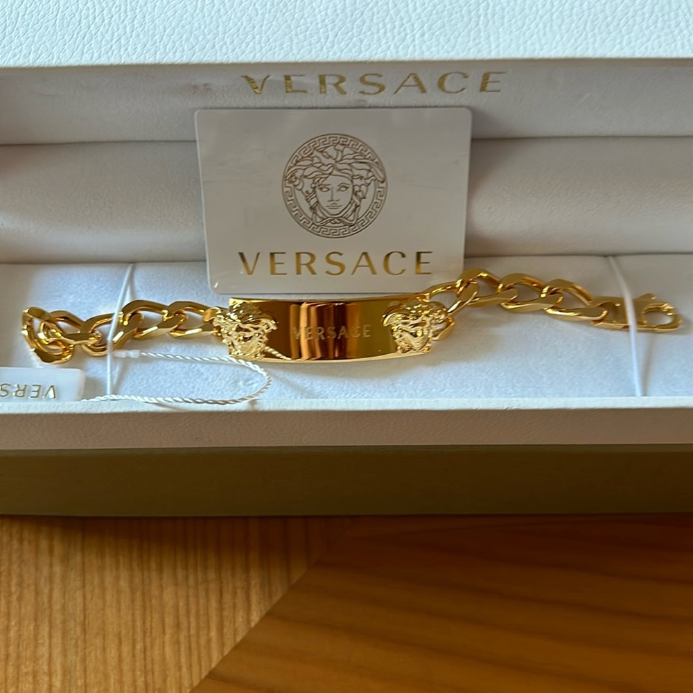 NIB VERSACE Authentic Double Medusa Gold Bracelet Lobster ClawFastening